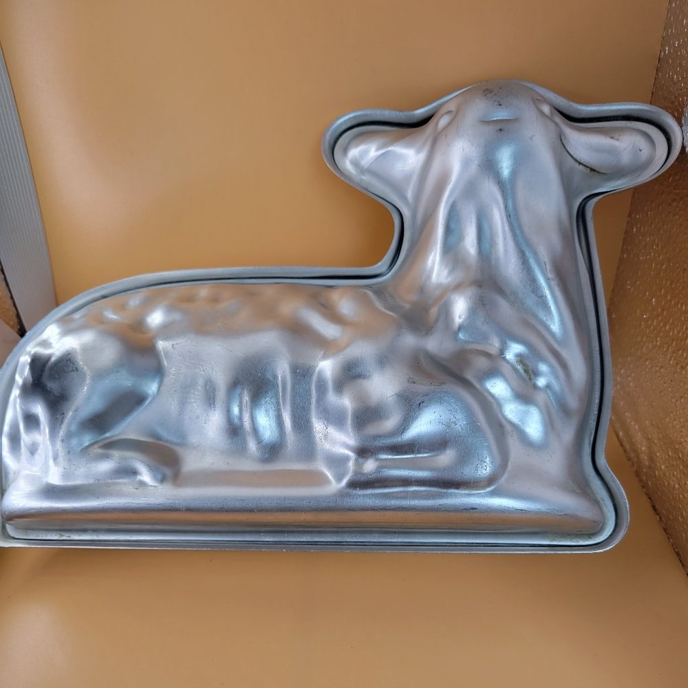 Lamb cake mold vintage old but in great condition Easter baking